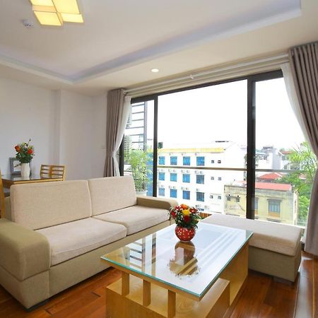 Investland In Truc Bach & Serviced Apartment Ханой Екстериор снимка