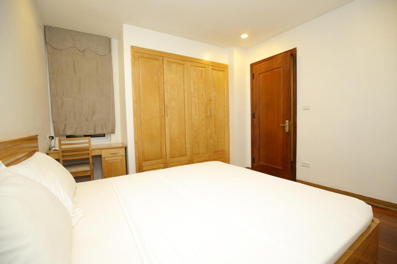 Investland In Truc Bach & Serviced Apartment Ханой Екстериор снимка